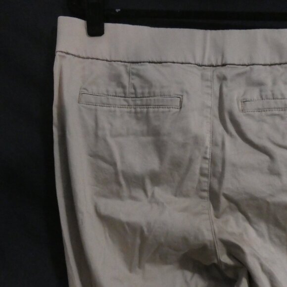 LEE | 14 medium | Chic Khaki Capri Pants with Pockets - Picture 9 of 15